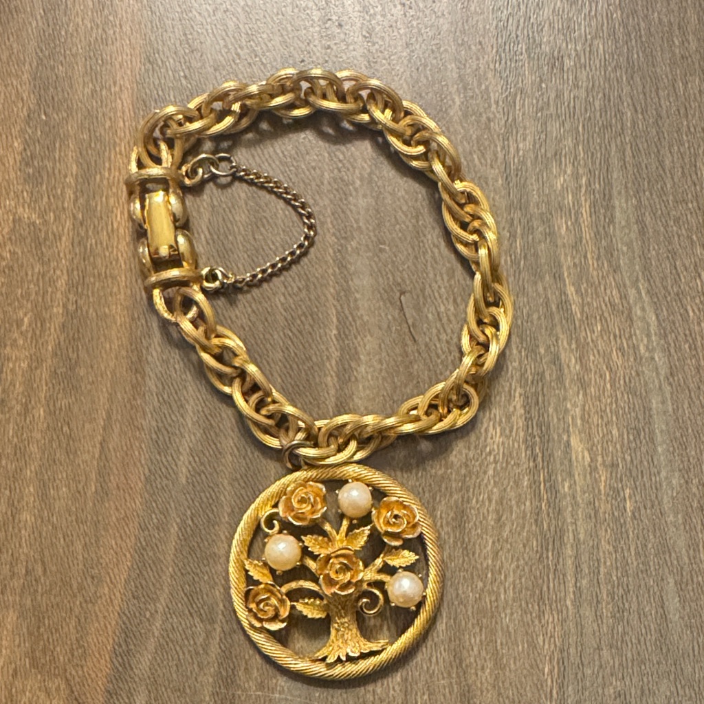 Vintage Gold-Tone Lisner Floral Bracelet With Pearl Accents